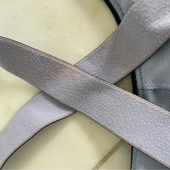 Lululemon size 8 periwinkle blue & black stripe wide strap built in bra tank top - Picture 3 of 6